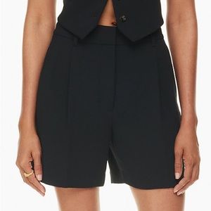 Aritzia Wilfred Effortless Short 5”